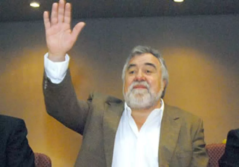 El programa económico de emergencia fue presentado por Alejandro Encinas, coordinador de la bancada perredista en San Lázaro. (Foto: NTX)