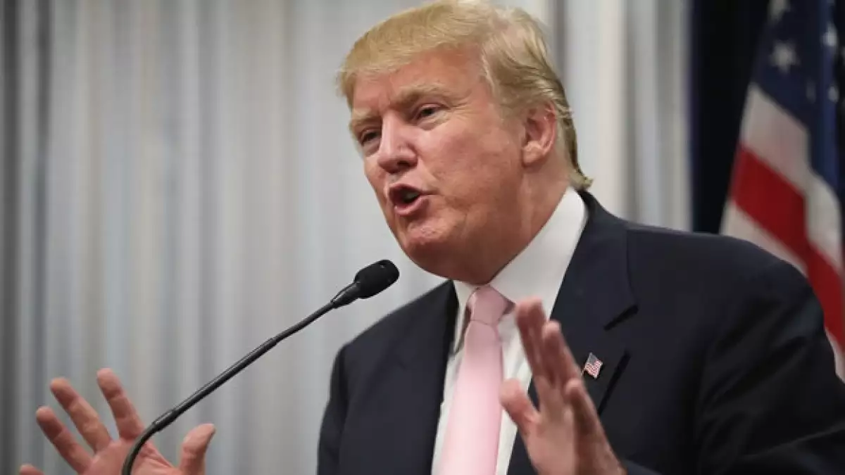 Donald Trump suavizó sus comentarios sobre la inmigración en EU de cara al primer debate de los aspirantes republicanos a la presidencia