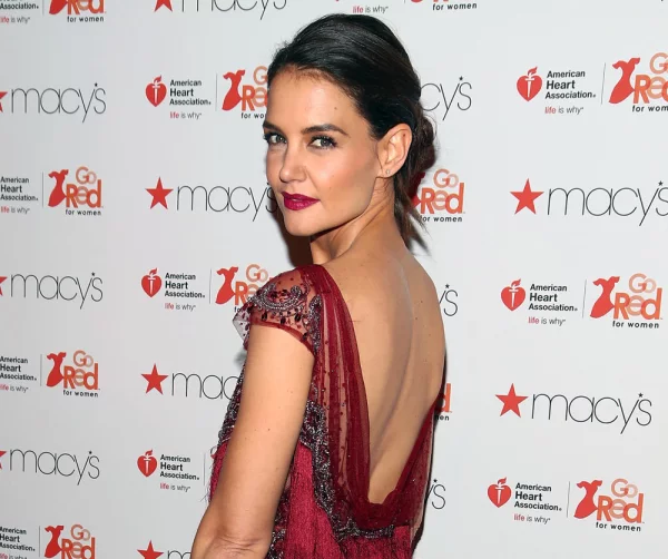 actrices wonder woman katie holmes