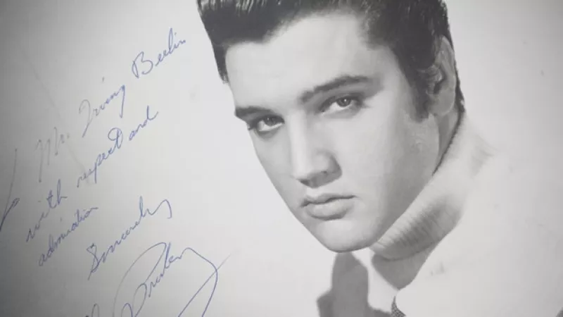 foto de elvis presley autografiada