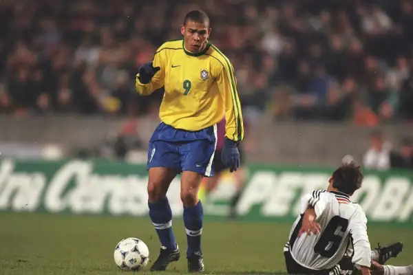 ronaldo nazário 1998.png