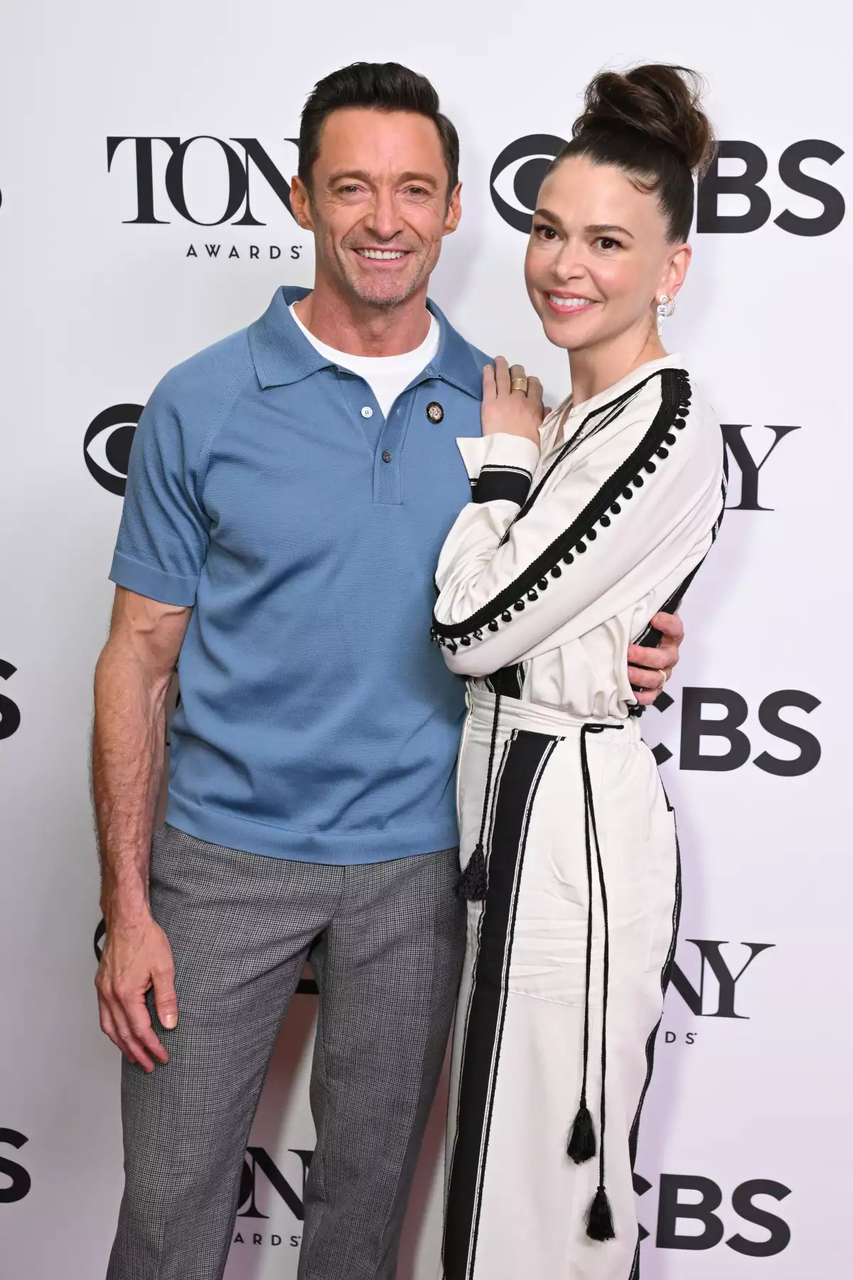 Hugh-Jackman-Sutton-Foster-amigos
