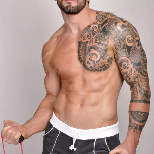 Stuart Reardon es un jugador inglés de rugby que a sus 33 años tiene una musculatura para presumir en su segunda carrera como modelo.