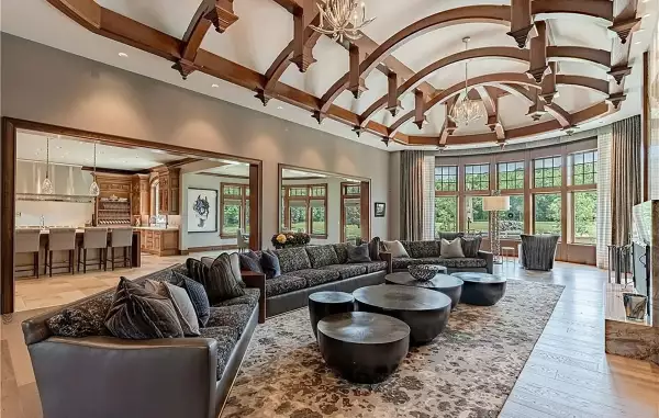 travis-kelce-taylor-swift-nueva-mansion.jpg