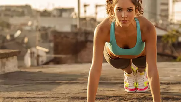 Es importante que incluyas nutrientes y vitaminas en tu alimentación antes de hacer ejercicio. Te decimos exactamente qué alimentos puedes comer para un workout perfecto.