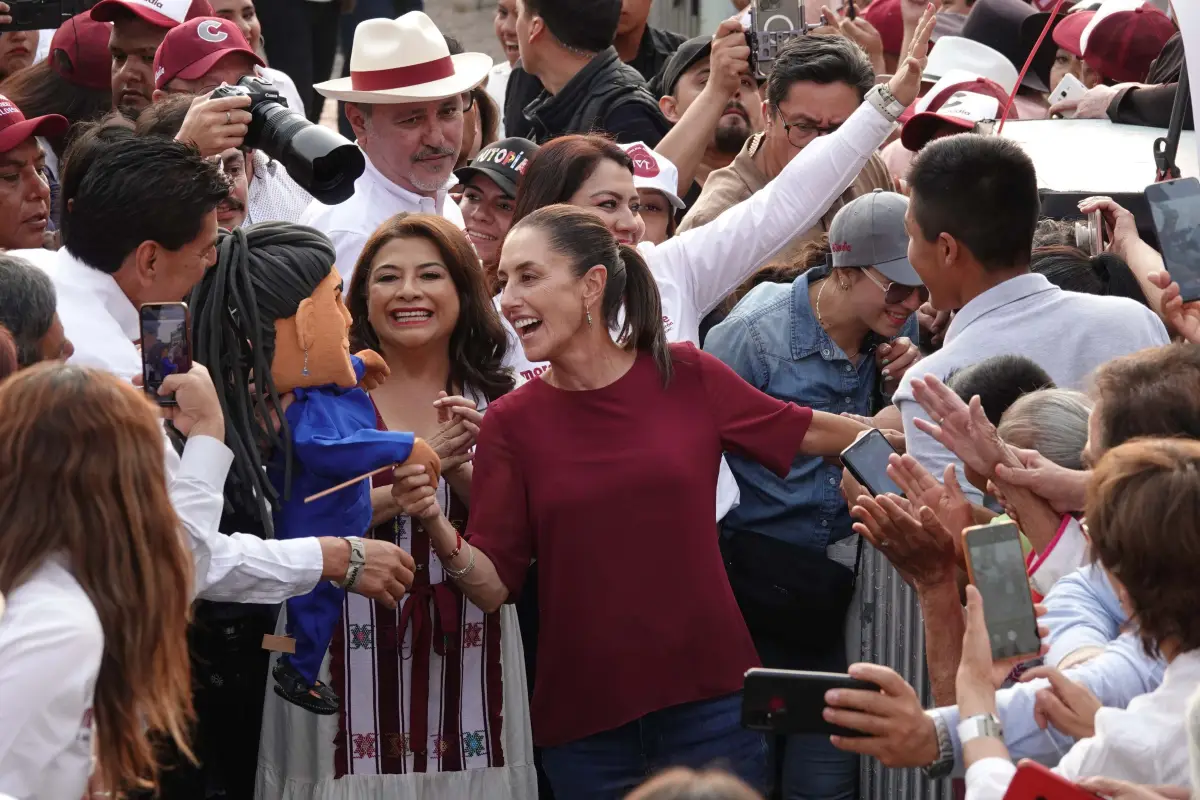 La candidata a la Presidencia de la República es asistida por un equipo de Ayudantía coordinado por Beatriz Olivares.
