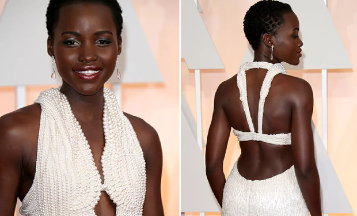 El vestido fue robado mientras Lupita no estaba en su cuarto de hotel.