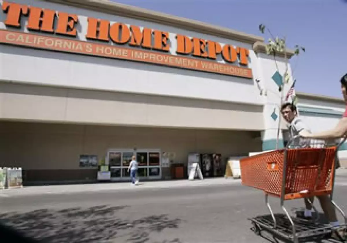 HomeDepot tuvo una ganancia de 812 millones de dólares en el periodo. (Foto: AP)