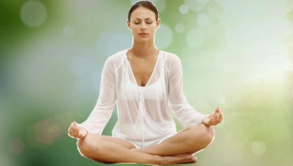 Practicar meditación podría ayudarte más de lo que te imaginas.