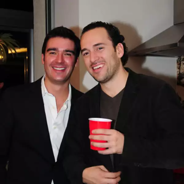 Álvaro Aguilar,Victor Uribe