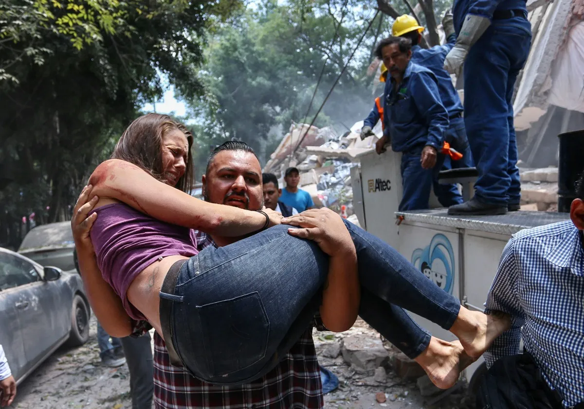 Edificio en las calles de Amsterdam y Bajio de la colonia Condesa que colapsó despues del sismo de 7.1 grados en escala de Richter, con epicentro en el estado de Morelos.