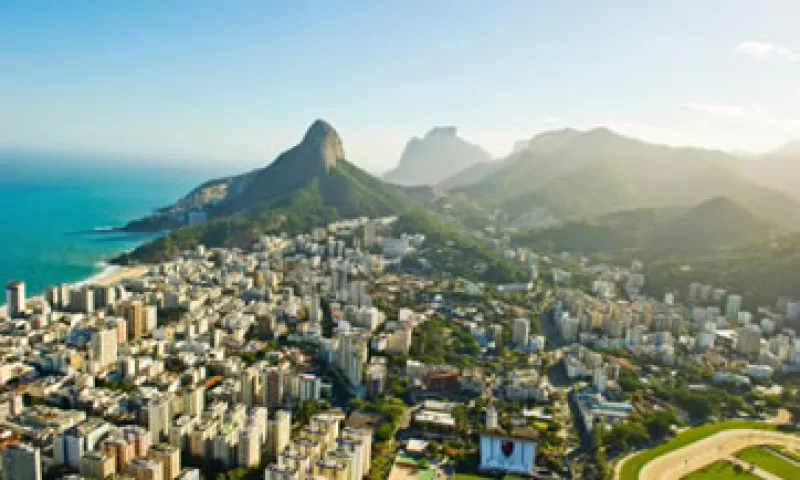 En Pavão-Pavãozinho los residentes son asesorados por expertos en marketing para crear un registro de vecinos que alquilarán sus casas a turistas. (Foto: Getty Images)
