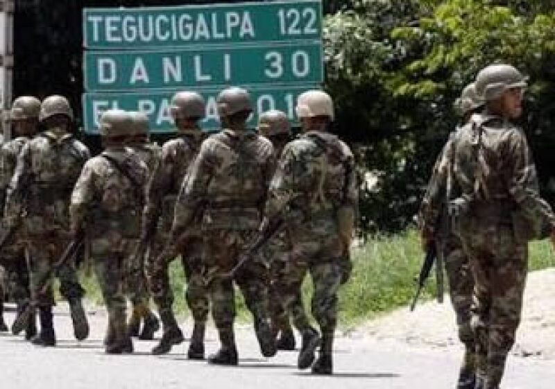 La frontera hondureña con Nicaragua se mantiene militarizada ante la presencia de Manuel Zelaya. (Foto: Reuters)