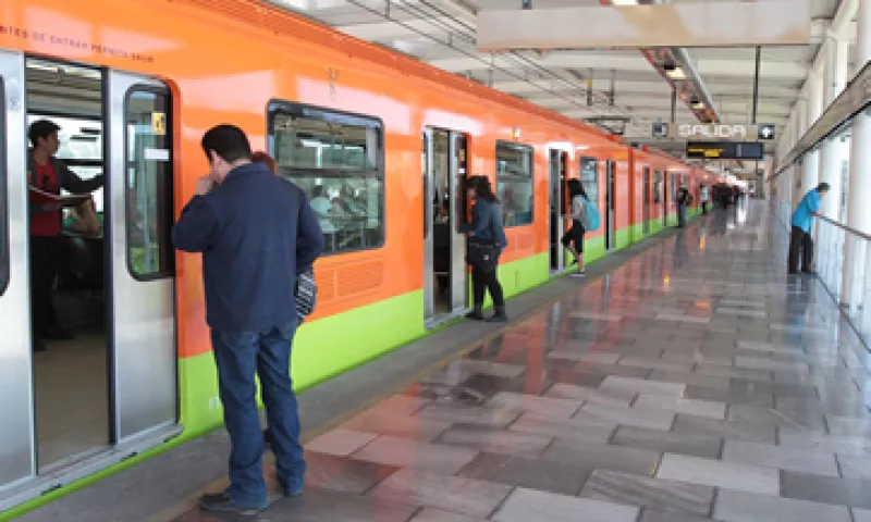 El costo del Metro se mantendrá en cinco pesos el próximo año, según el Gobierno del DF. (Foto: Notimex )