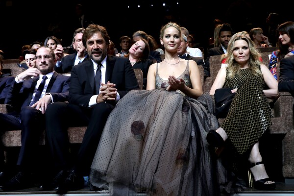 Darren Aronofsky, Javier Bardem, Jennifer Lawrence y Michelle Pf