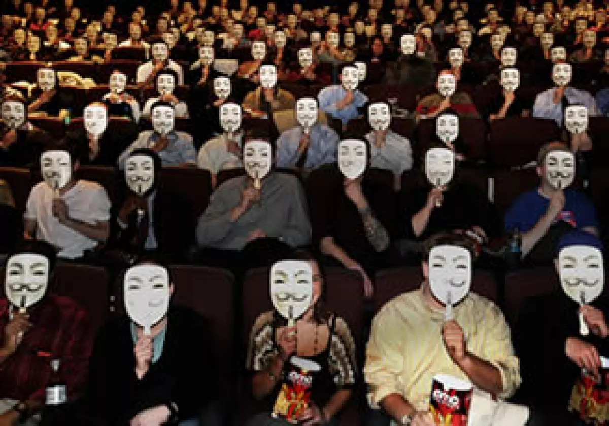 Los miembros de Anonymous hacen sus manifestaciones públicas con una máscara, similar a la que utiliza el personaje de V for Vendetta, un cómic de la década de los 80. (Foto: AP)