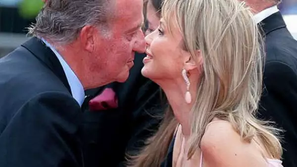 En 2006 se les veía juntos a Don Juan Carlos y Corinna, la prensa también la llama `la amiga del Rey´.