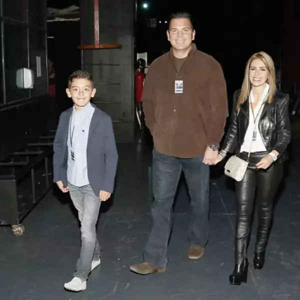 54	Héctor Loustaunau, Héctor Loustaunau y Graciela Mauri.