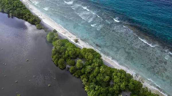 The Maldives - On The Front Line Of Climate Change