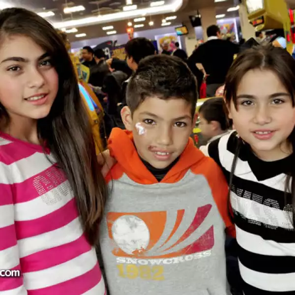 Eileen, Max y Tiby Sotomayor