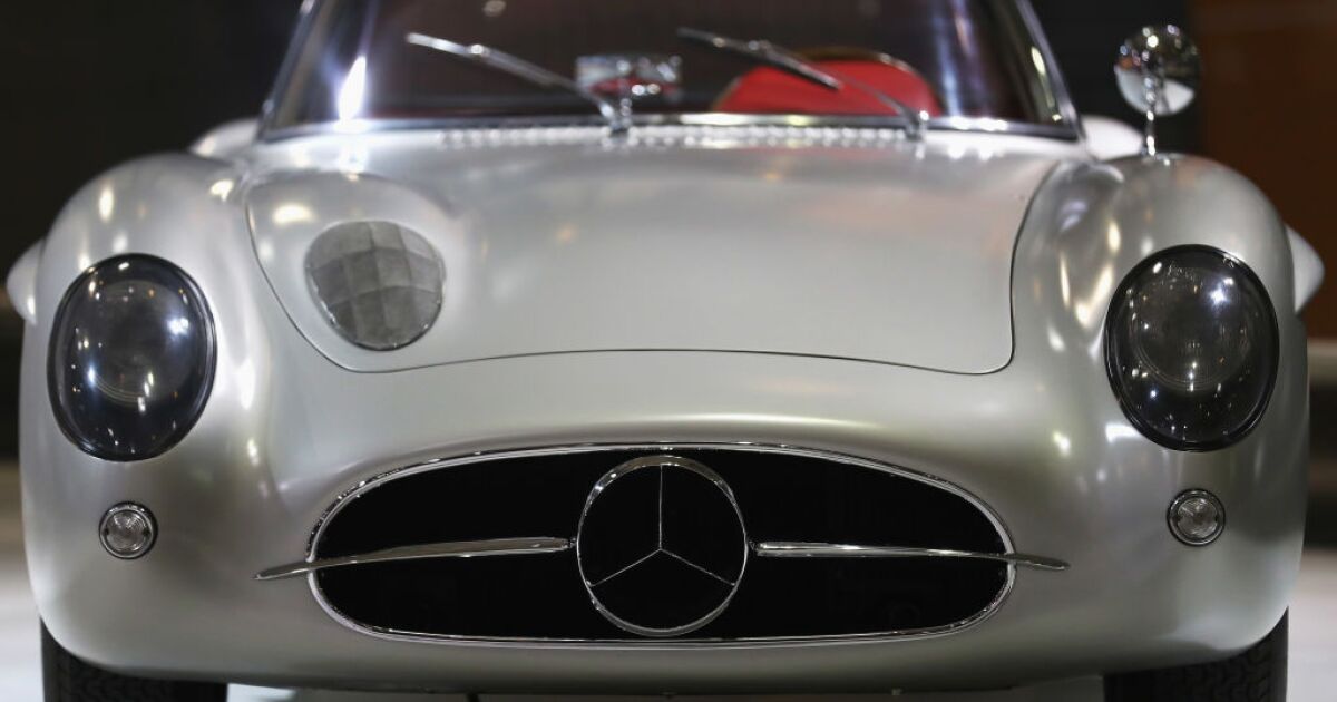 1955 Mercedes auctioned for $143 million 1955 Mercedes auctioned for 3 million