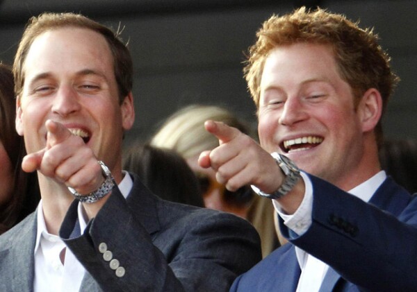 Los príncipes Harry y William se divirtieron mucho.