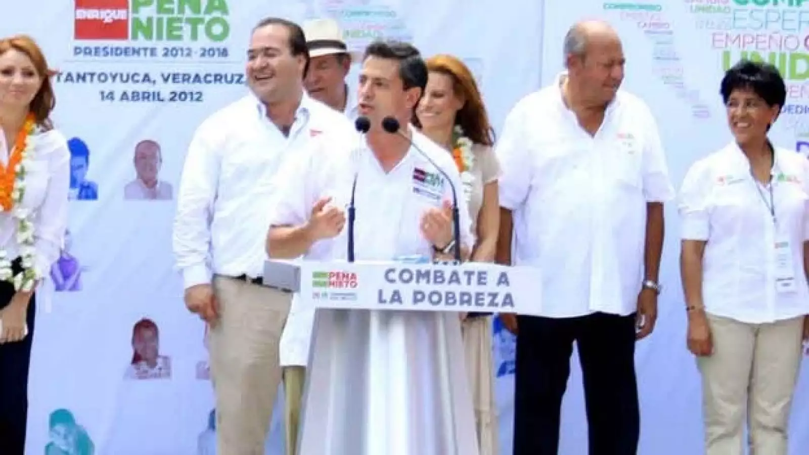 Peña Nieto fue recibido por Carlos Romero Deschamps en Veracruz