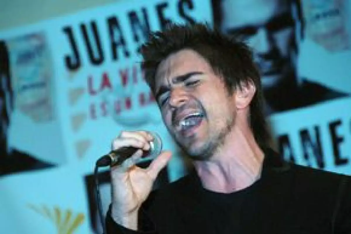 El concierto que el cantante colombiano ofrecería el próximo 26 de julio en Tegucigalpa, Honduras, en el que participaría Alejandro Sanz, será reagendado debido a la incertidumbre política de ese país