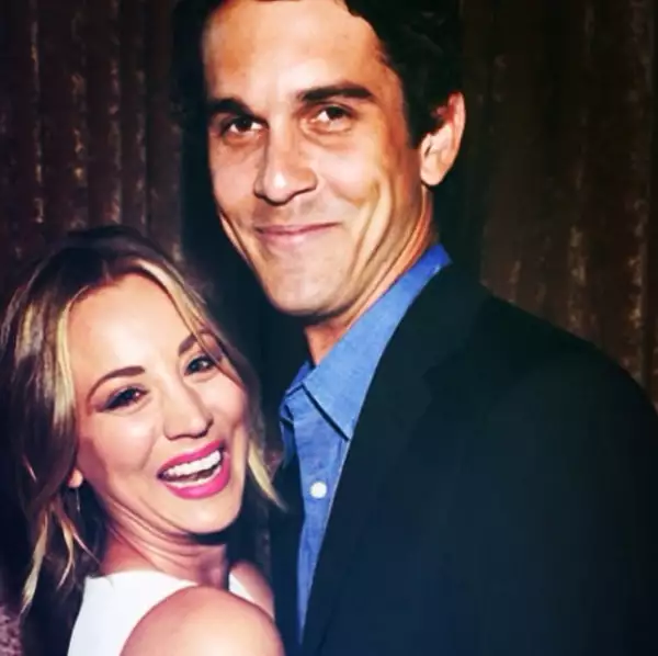 Kaley y Ryan se casaron tras pocos meses de ser novios, ahora parecen muy felices. Ella se casó de rosa en un Vera Wang.