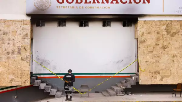 Estación migratoria después del incendio.