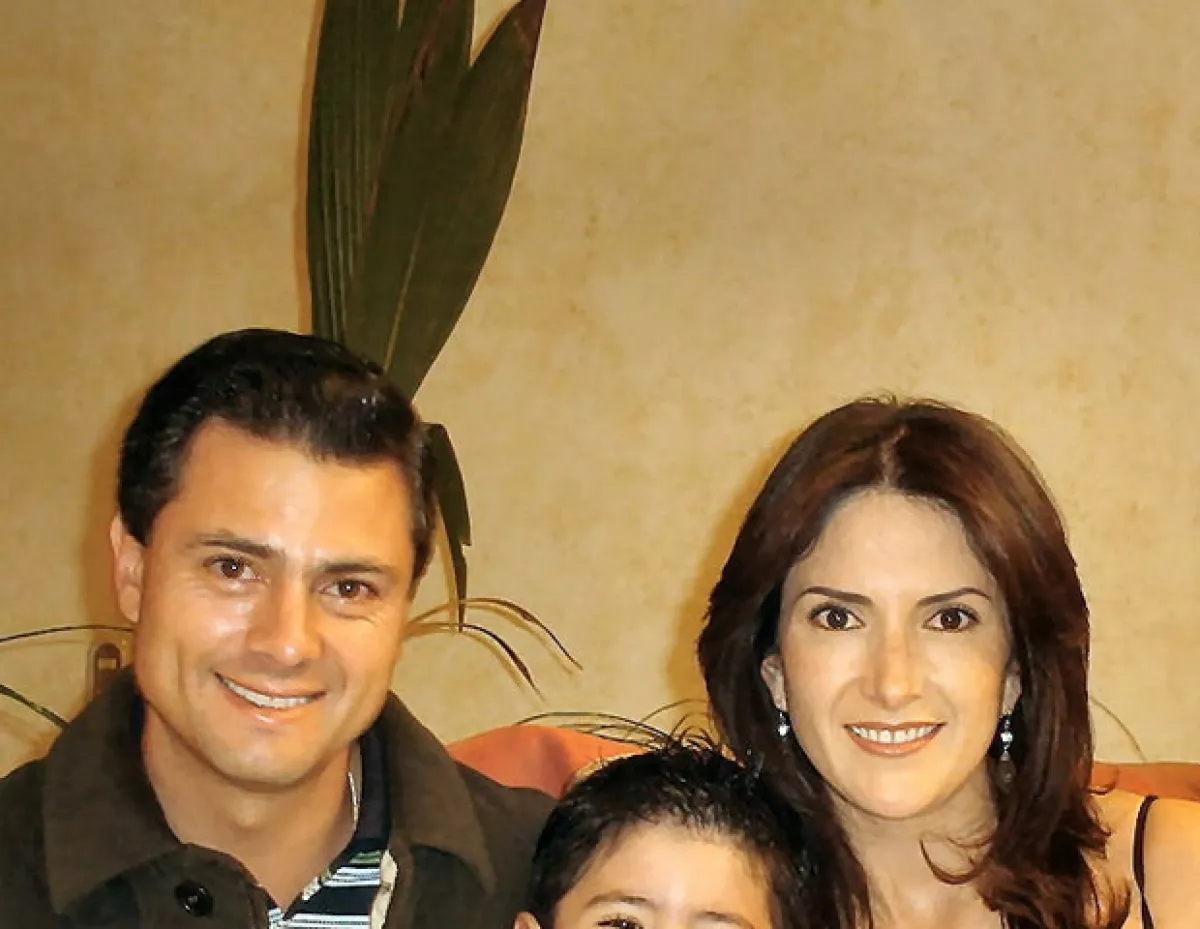 Maritza Díaz, madre de uno de los hijos del candidato, utilizó su cuenta de Twitter para señalar que el priísta le pidió en 2011 que saliera del país, entre otras cosas.