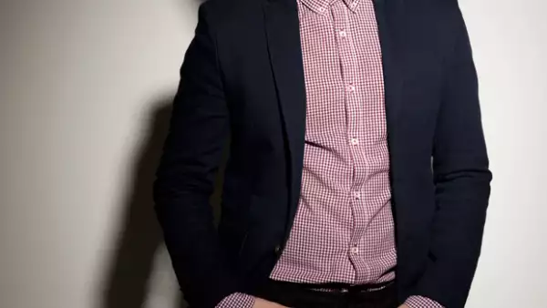 Gran parte de su vida laboral se la dedicó a ser niño Disney, de un tiempo para acá se ha levantado como el golden boy de los musicales, pero él tiene la mira puesta en más...mucho más.