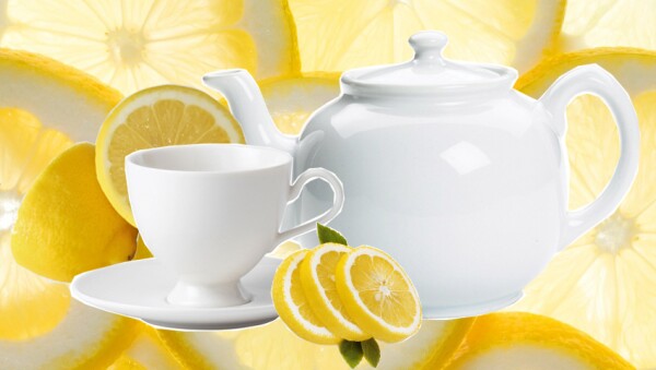 El agua con limón ayuda a eliminar toxinas de la piel.