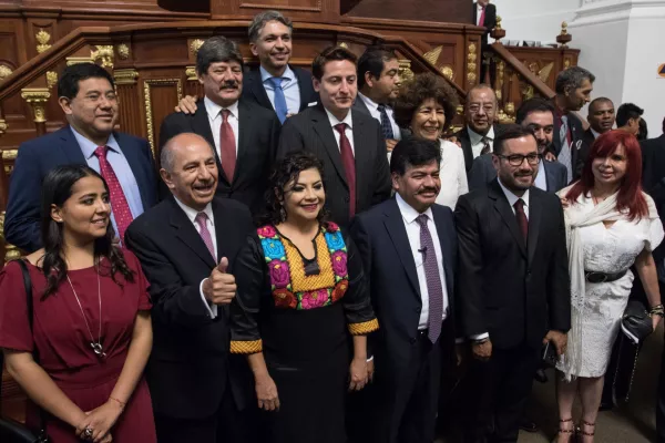 CIUDAD DE MÉXICO, 01OCTUBRE2018.- Sesión solemne de la I Legislatura del nuevo Congreso de la Ciudad de México en donde tomaron posesión los 16 nuevos alcaldes.
FOTO: MISAEL VALTIERRA / CUARTOSCURO.COM