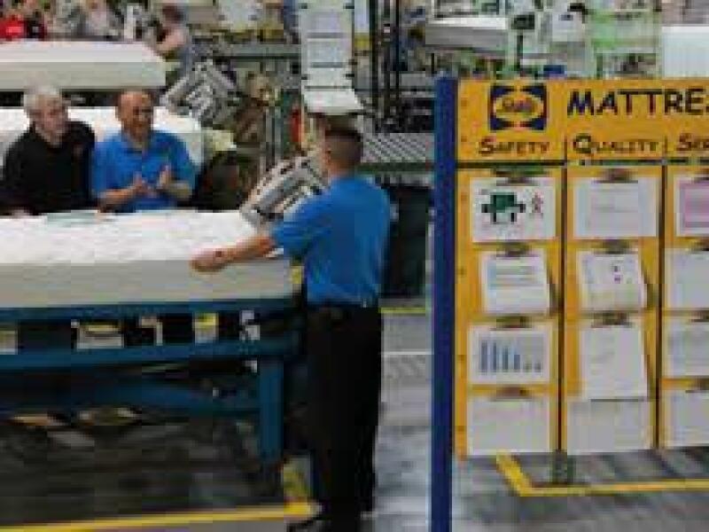 Los trabajadores deber�n adquirir mayor responsabilidad en las operaciones, los directivos deben escuchar sus opiniones, poner en pr�ctica sus sugerencias e involucrarlos en los resultados. (TBM Consulting Group)