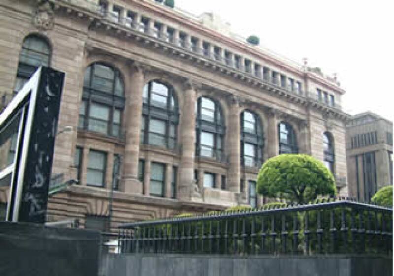 Felipe Calderón deberá nombrar al Gobernador de Banxico antes del 31 de diciembre de 2009. (Foto: M.A.Flores/CNNExpansión)