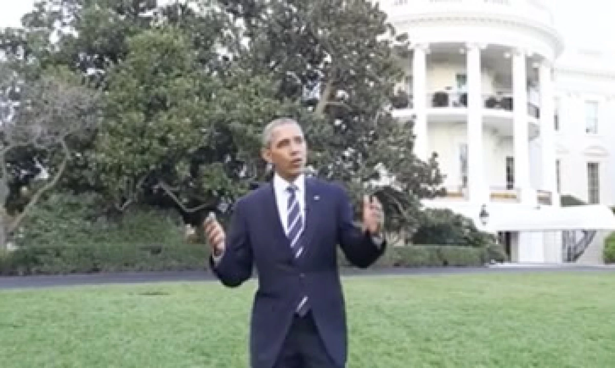 El mandatario estadounidense caminó por la Casa Blanca y lanzó un mensaje sobre el cambio climático en su primera aparición en su página de Facebook (Foto: Facebook/President Obama )