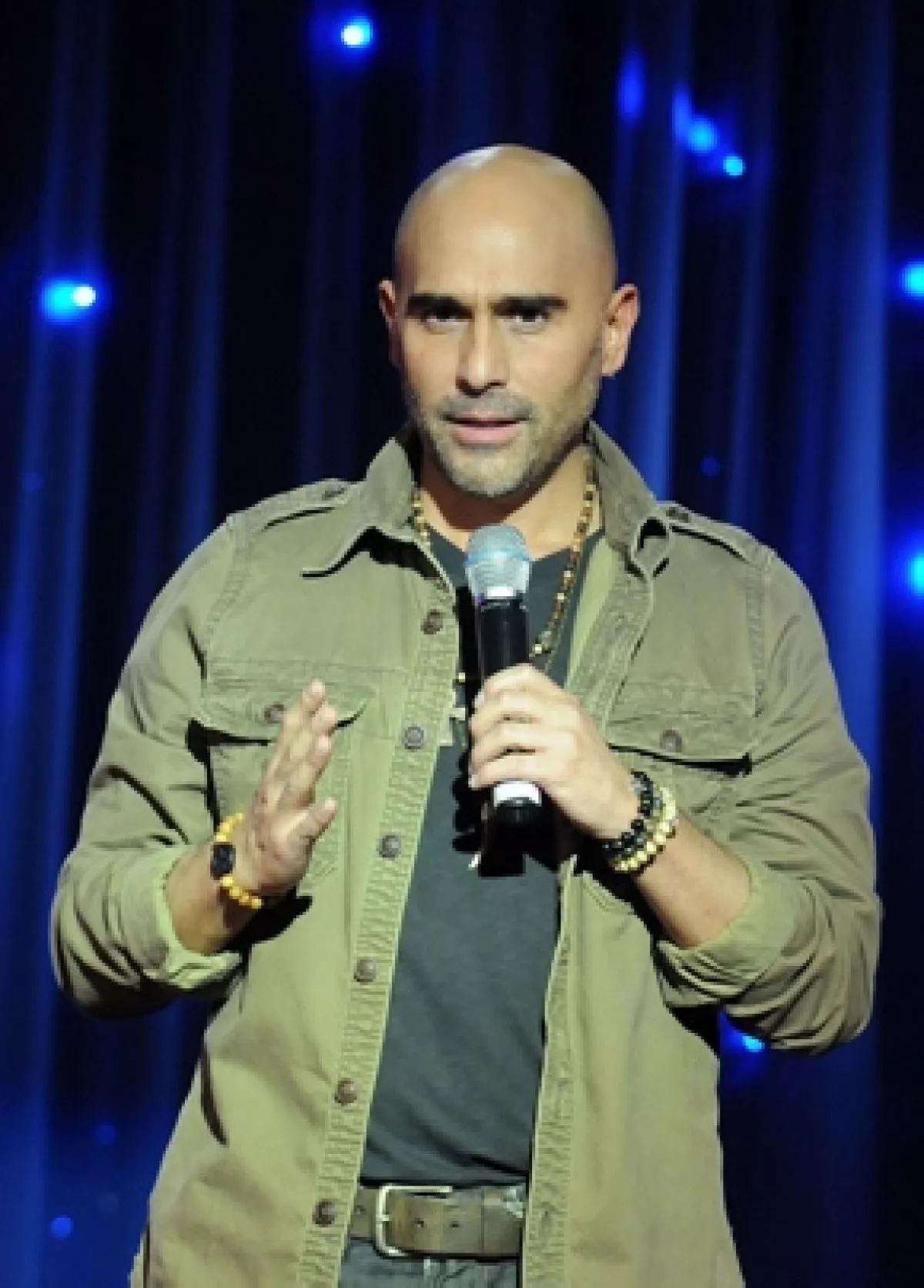 Héctor Suárez Gomíz durante su actuación para el primer show grabado en el DF del canal Comedy Central Latinoamérica.