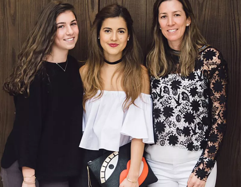 Con 174k seguidores, ella es una referencia de los blogs mexicanos y esta temporada imprimió su acompañó a la firma de Laura y Alejandra Laviada en el lanzamiento de "Capsule Collection".