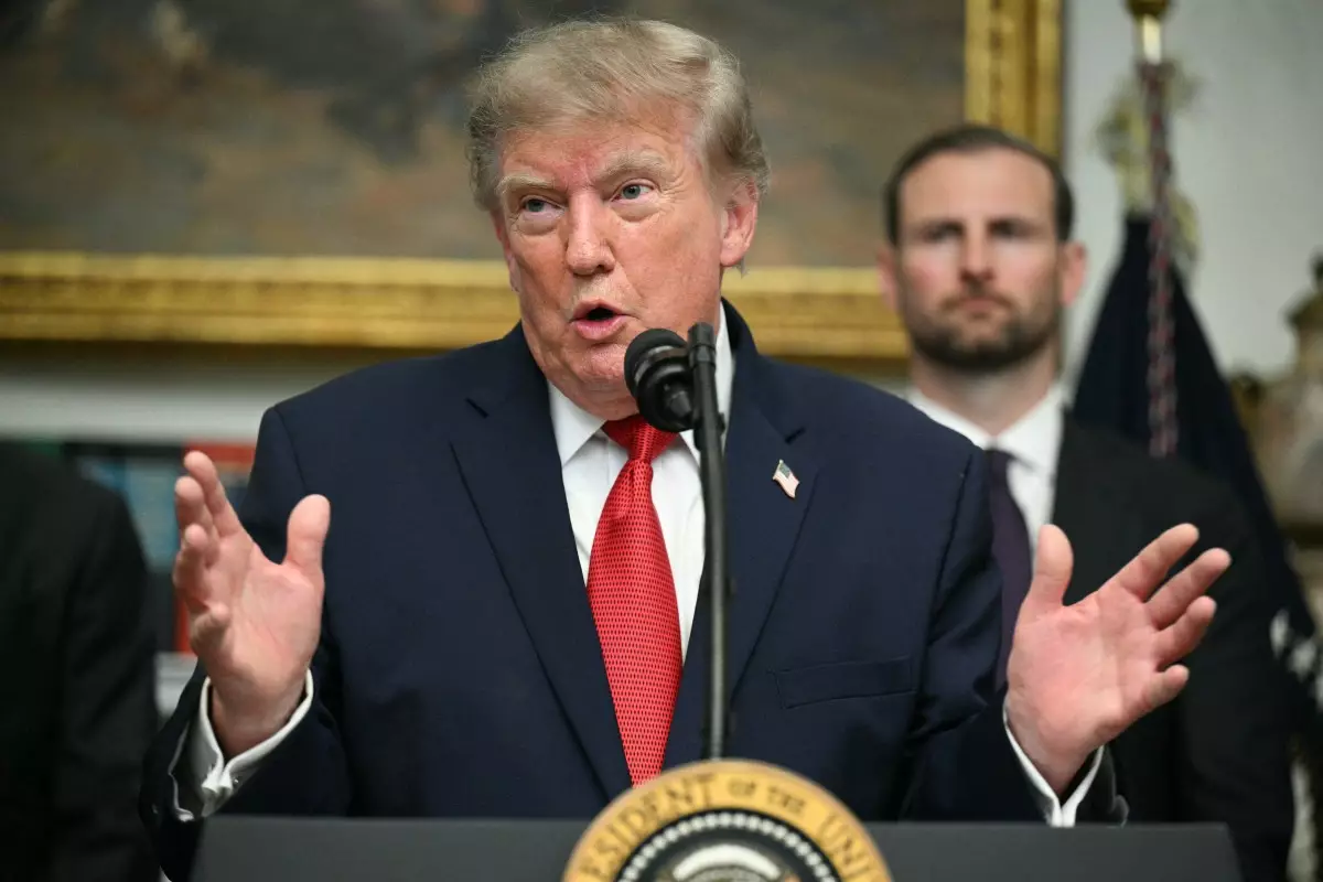 El presidente de los Estados Unidos, Donald Trump, pronuncia comentarios durante una reunión con ejecutivos de criptomonedas en la Sala Roosevelt de la Casa Blanca en Washington, DC, el 19 de agosto de 2026.