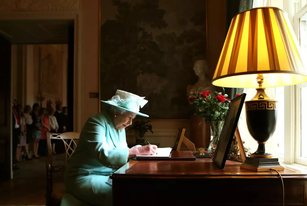 Reina Isabel II