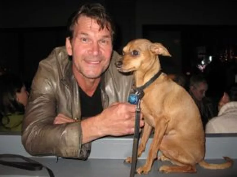 Los reportes indican que permaneció una semana en un sanatorio de Los Ángeles. En los últimos días, fue fotografiado con una apariencia muy delgada y usando un sombrero vaquero.