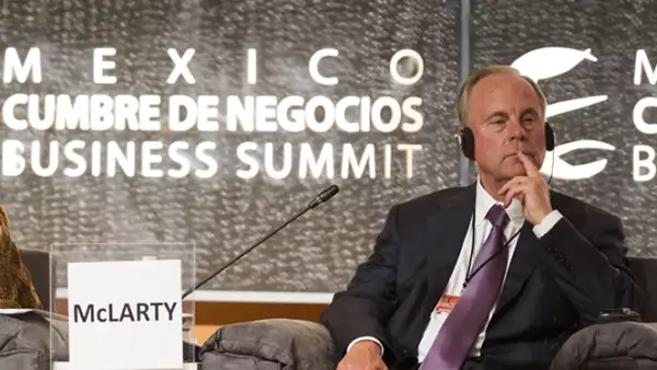 El presidente de McLarty Associates participó en la mesa sobre la relación México-Estados Unidos tras las elecciones presidenciales en ambos países.