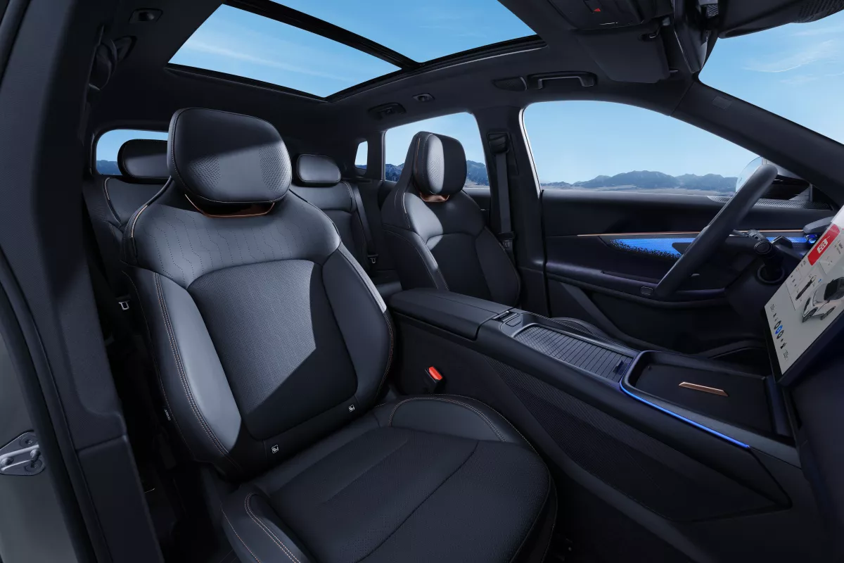 08 interior Passenger seat black.jpg