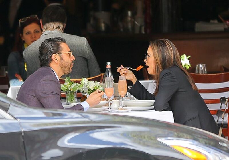 La pareja fue vista posteriormente comiendo en un restaurante cercano.