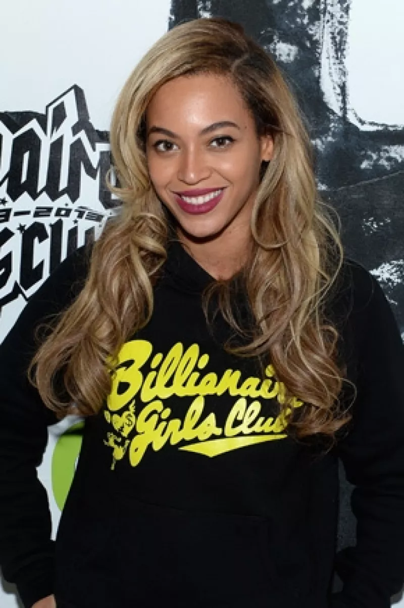 En una encuesta realizada por una marca de cosméticos, la gente decidió que la cantante y madre de Blue Ivy, es la famosa con el mejor look capilar.