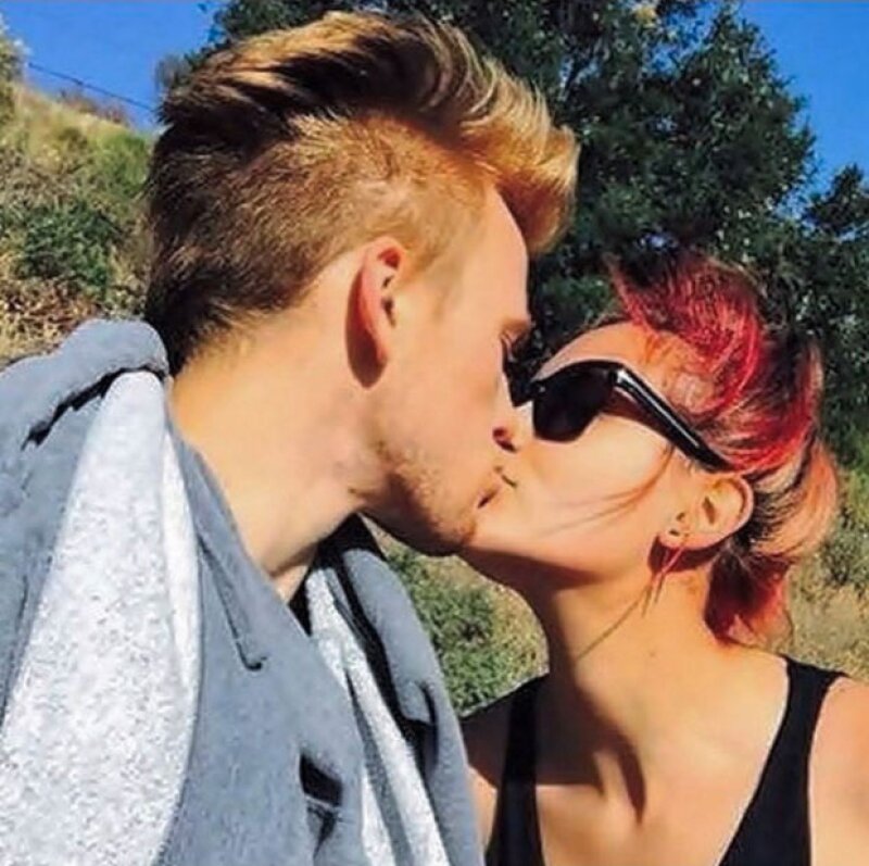 Hasta el momento no ha habido ninguna confirmación al respecto. Y aunque a su nombre le añadió el apellido Castellaw, su username continúa como Paris Jackson.