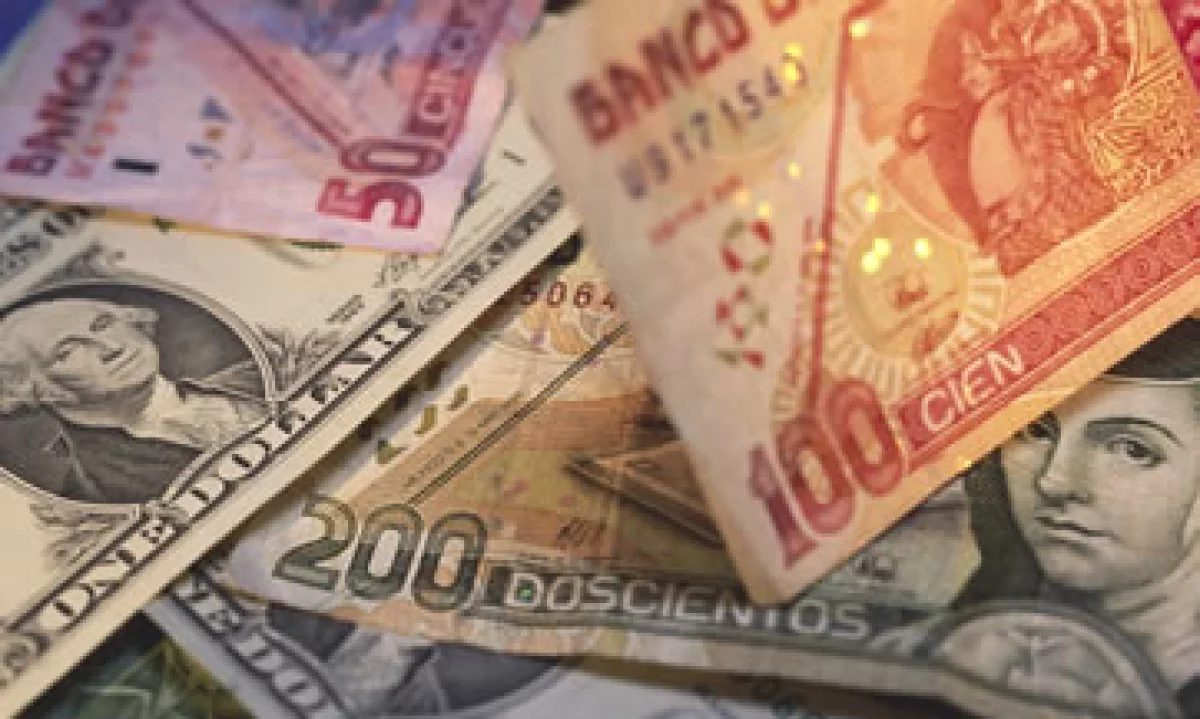 En ventanilla bancaria, el dólar se vende en 12.65 pesos. (Foto: Getty Images)