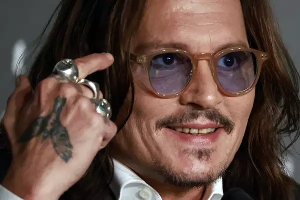 Johnny Depp causa revuelo por el mal estado de sus dientes