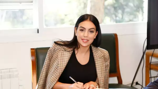 Georgina Rodríguez Visits Banco de Alimentos Association